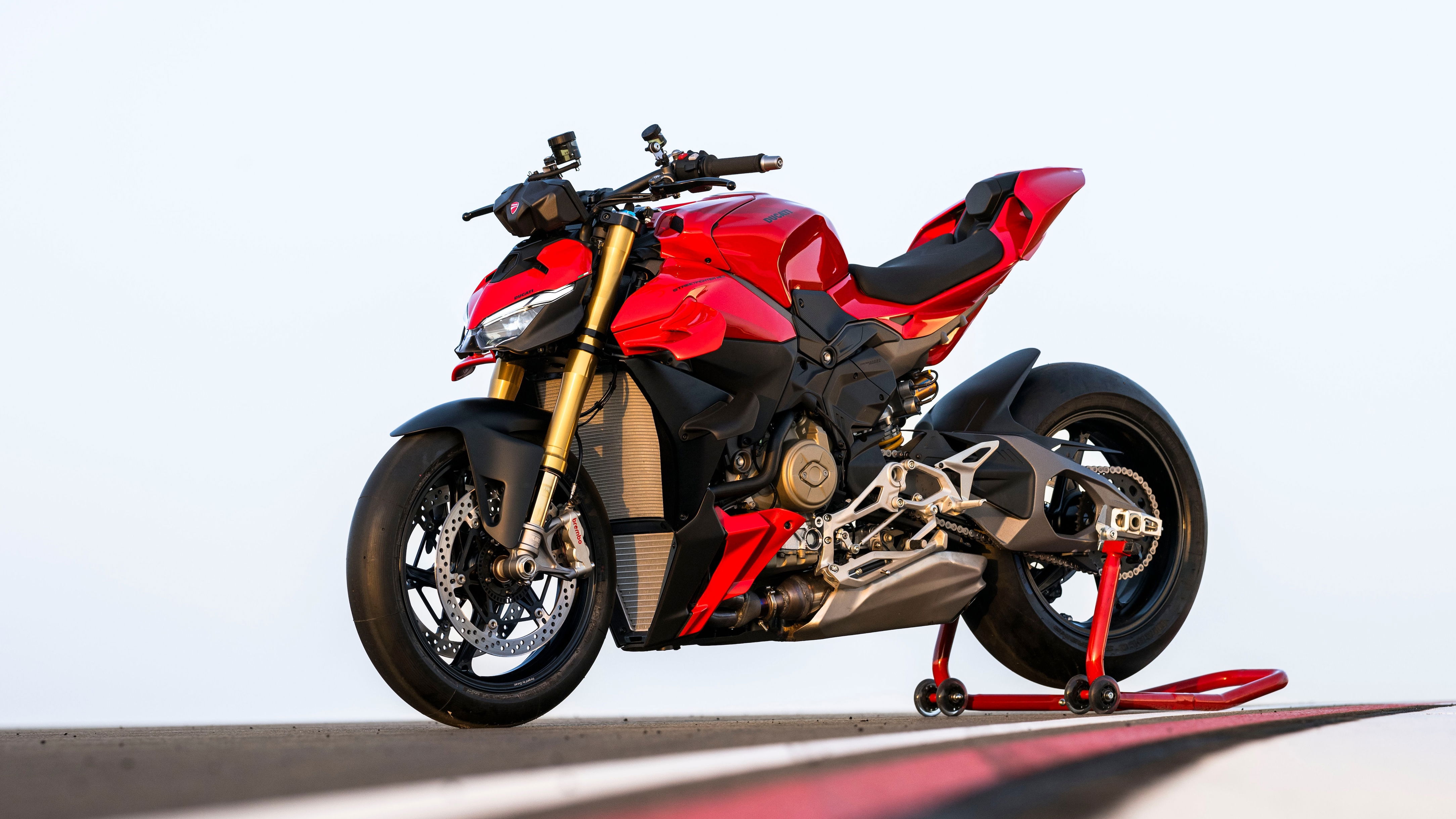 Ducati Streetfighter V4 S - front